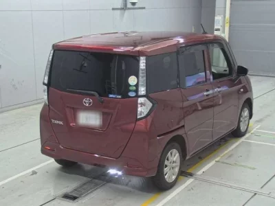 Toyota TANK