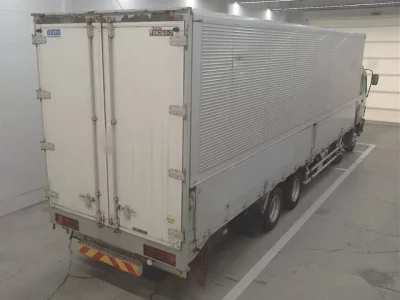 Isuzu TRUCK
