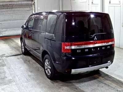 Mitsubishi DELICA D5