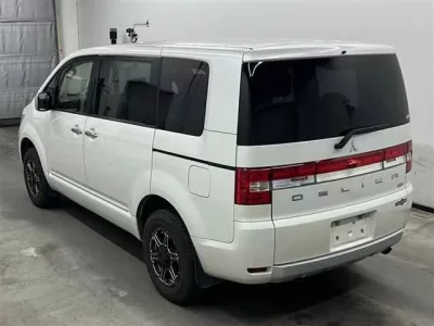Mitsubishi DELICA D5