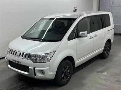 Mitsubishi DELICA D5