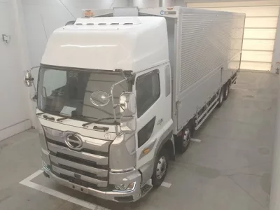 Hino TRUCK