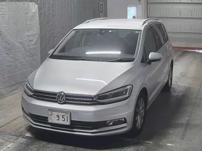 Volkswagen GOLF TOURAN