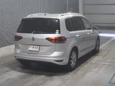 Volkswagen GOLF TOURAN