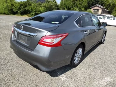 Nissan TEANA