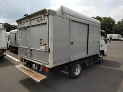Isuzu ELF