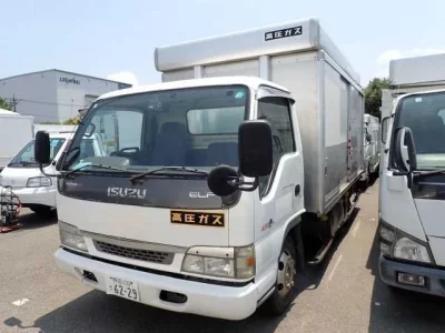 Isuzu ELF