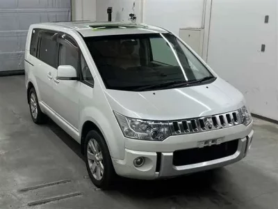 Mitsubishi DELICA D5