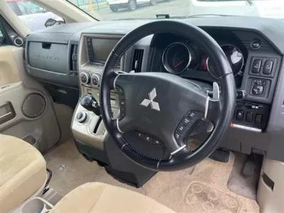 Mitsubishi DELICA D5