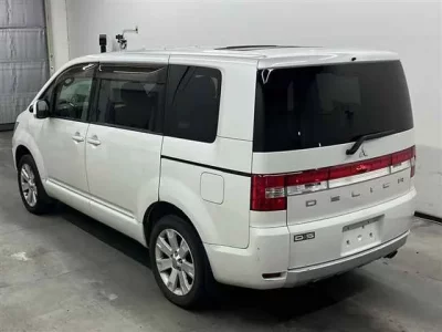 Mitsubishi DELICA D5