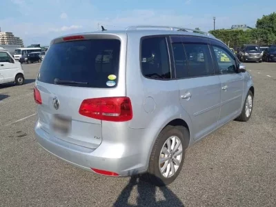 Volkswagen GOLF TOURAN