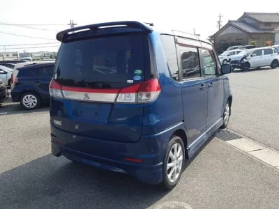Mitsubishi DELICA D2