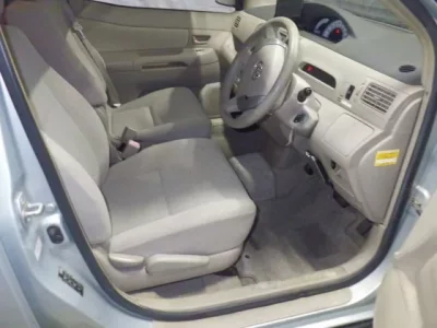 Toyota RAUM
