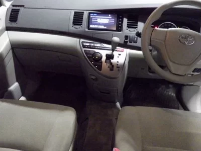 Toyota ISIS