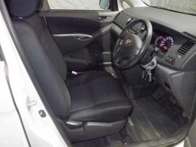 Toyota ISIS