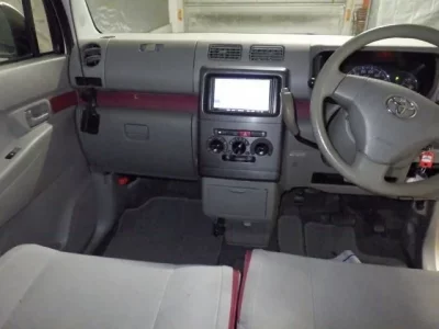 Toyota PIXIS SPACE