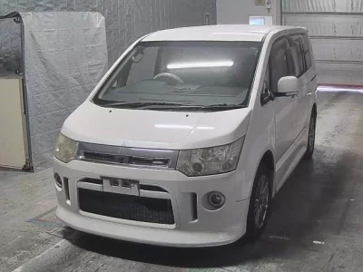 Mitsubishi DELICA D5