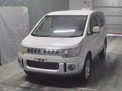 Mitsubishi DELICA D5