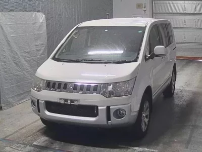 Mitsubishi DELICA D5