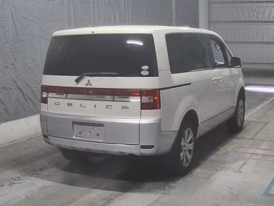 Mitsubishi DELICA D5