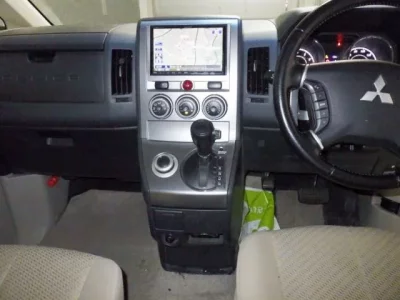 Mitsubishi DELICA D5