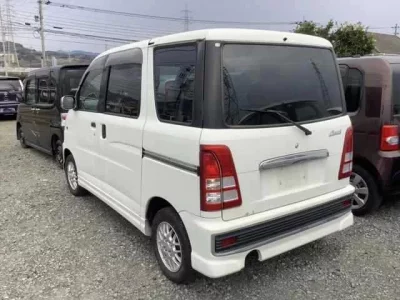 Daihatsu Atrai Wagon