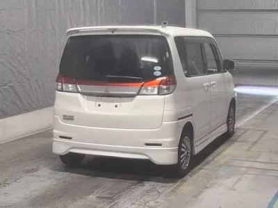 Mitsubishi DELICA D2