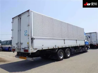 Isuzu GIGA