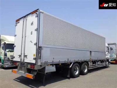 Isuzu GIGA