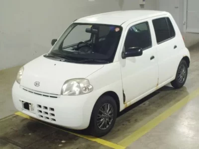 Daihatsu Esse