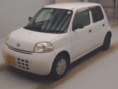 Daihatsu Esse