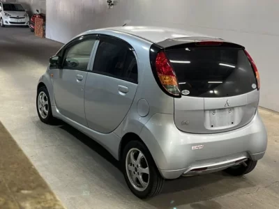 Mitsubishi I