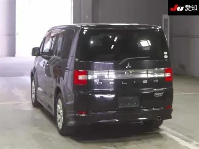 Mitsubishi DELICA D5
