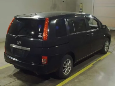 Toyota ISIS