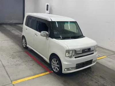 Toyota PIXIS SPACE