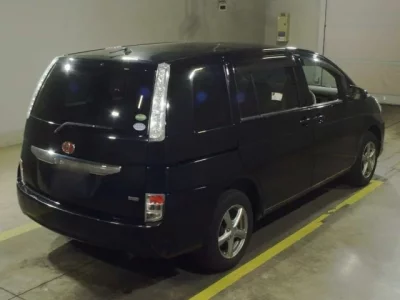 Toyota ISIS