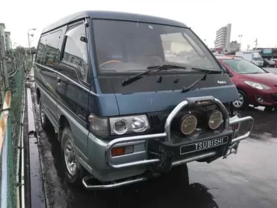 Mitsubishi DELICA WAGON