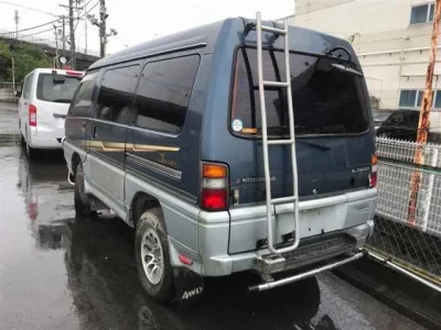 Mitsubishi DELICA WAGON