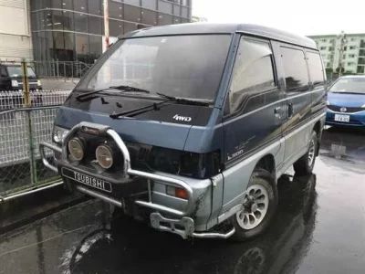 Mitsubishi DELICA WAGON