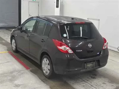 Nissan TIIDA