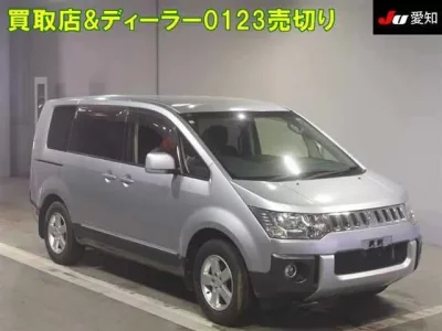 Mitsubishi DELICA D5