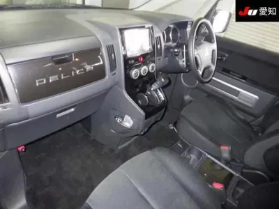 Mitsubishi DELICA D5