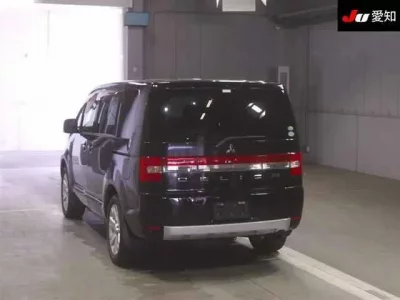 Mitsubishi DELICA D5