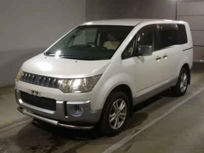Mitsubishi DELICA D5