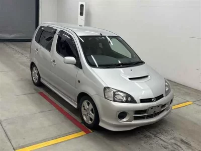 Daihatsu YRV