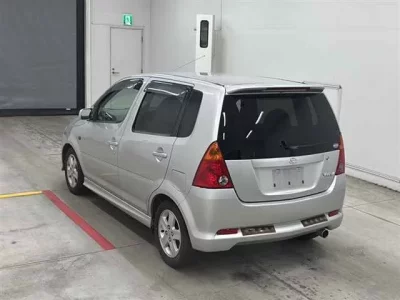 Daihatsu YRV