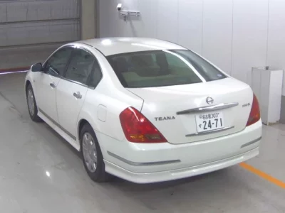 Nissan TEANA