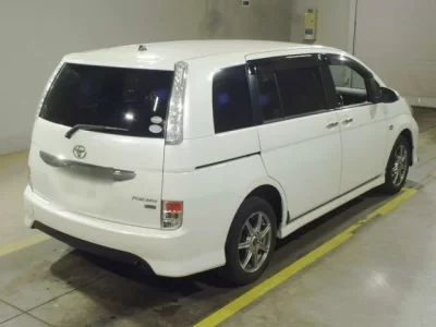 Toyota ISIS