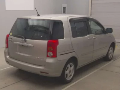 Toyota RAUM