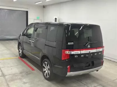 Mitsubishi DELICA D5